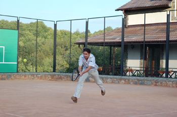 Теннистный корт